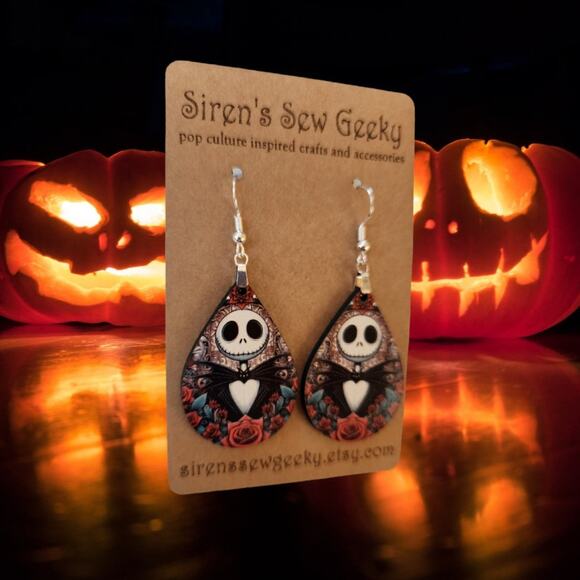 Jack Skellington Nightmare Before Christmas Earrings - Picture 2 of 2